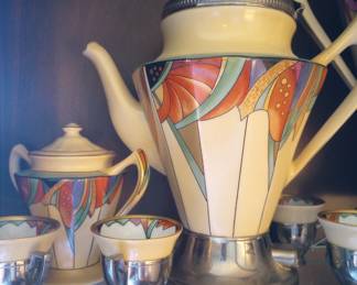Royal Rochester set coffee pot tea pot cream sugar and 6 cups with holders in excellent condition 1 small chip on the teapot