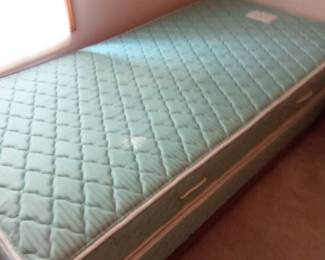 2 twin beds
