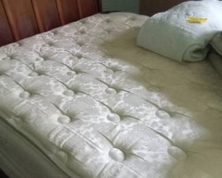 Queen mattress set