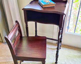 Child's dest & chair
