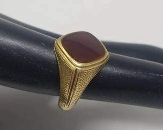 Antique 14k gold and carnelian ring