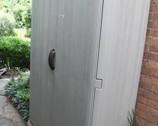 NICE STORAGE CABINET