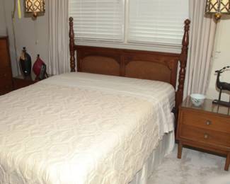 QUEEN HEADBOARD AND FRAME WITH LIKE NEW QUEEN MATTRESS