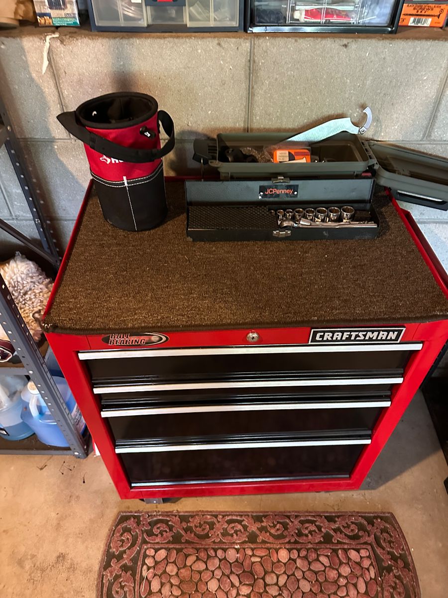 Craftsman tool bench