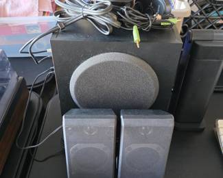 Computer speakers with subwoofer