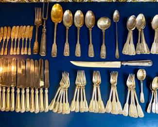 Lot #147 - Tiffany & Co. Shell & Thread (Sterling, 1905) 77-Piece Flatware Setting Knives Forks Spoons 4640g