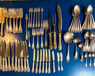 Lot #146 - Flower De Luce (Silverplate, 1904) by Oneida Silver "Community Silver" Flatware Serving Ware Knives Forks Spoons
