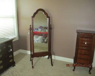Kincaid Mirror