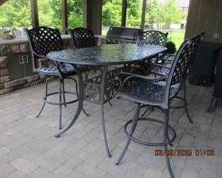 Heavy duty iron outdoor table with chairs