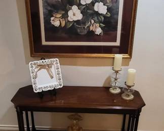 Gorgeous entry table, lamps, and more! Lovely magnolia art piece