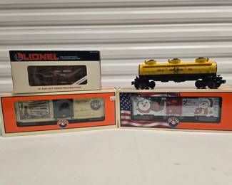 18 4pcBrandNewLionelTrainCarLotChristmasOilOreArtBoxcars