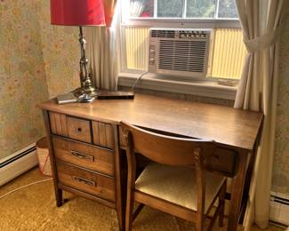 MCM Desk
