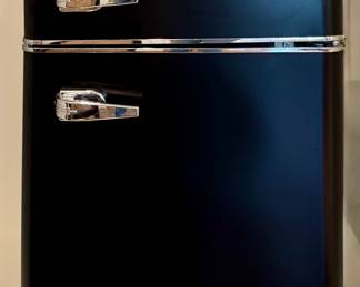 Kuppet Mini Refrigerator/Freezer