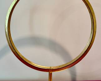 Contemporary Circle Accent