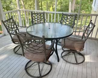 Cast Aluminum Table & 5 Swivel Armchairs