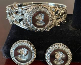 Vintage Whiting Davis silver tone black glass cameo hinged bangle bracelet and clip on earrings 