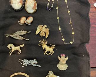 Costume jewelry 