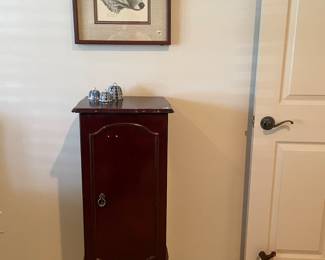 Jewelry cabinet