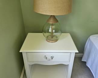White Night Stand & Glass with Rope Lamp 