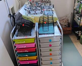 Mobile storage carts