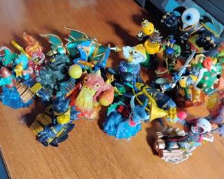 LOTS of Skylander action figures