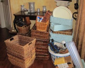 storage baskets of different sizes