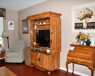 077Family Room