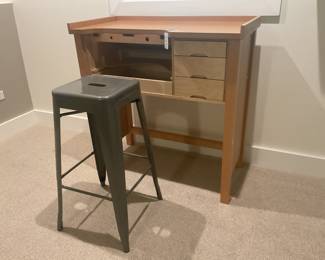 Jewelry making table