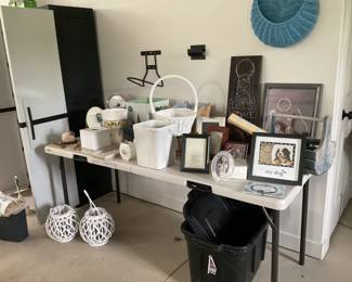 Assorted picture frames, tissue holders etc..