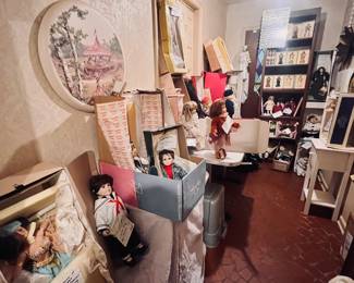 Collectible dolls: Effanbee, Kais Heirloom collection, Lee Middleton, Great American Women of the USA Historical Society and more. Anri wooden plates.