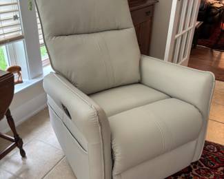 LIKE NEW recliner
