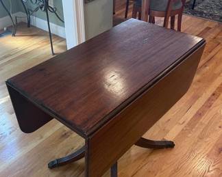 Beautiful Brandt Antique Mahogany Drop Leaf Table