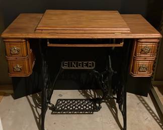 Vintage Singer Sewing Table and Sewing Machine