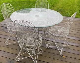 214 White Metal Patio Set