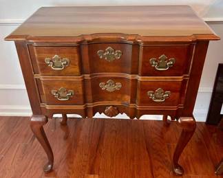 116 Queen Anne Lowboy Cabinet