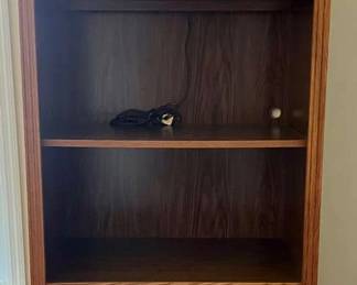 300 Simple Beauty Bookshelf