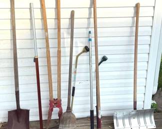 213 Outdoor Hand Tools