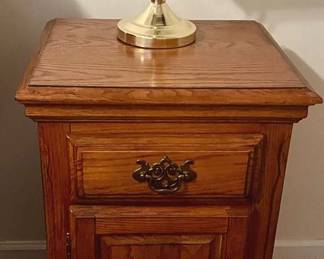 410 Oak End Table Lamp