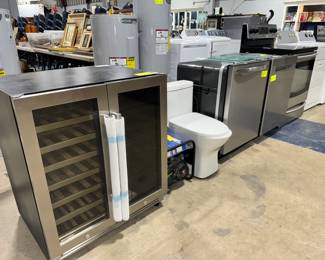 Wine Coolers, Generator, Toilets and Appliances Orlando Estate Auction
