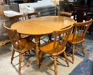 Vintage Dining Table and Chairs Orlando Estate Auction