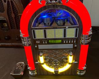 New jutebox radio / cd player w box