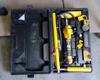 Yellow Jacket 4 Ton Hydraulic Ram System Including Accessories In Hard Case
