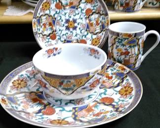 Beautiful Imari China by Gorhan, 4 piece serving for 8.