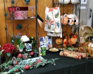 Seasonal decorative items