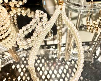 Assorted fashion pearls