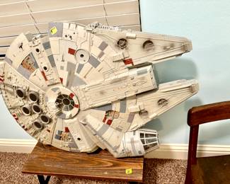 Star Wars Millennium Falcon