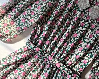 This dress may or may not teleport you into the 80’s