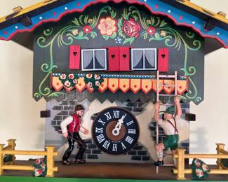 Vintage cuckoo clock (weights and pendulum included)