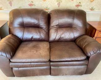 084-DEN: Big ol’ Brown Loveseat