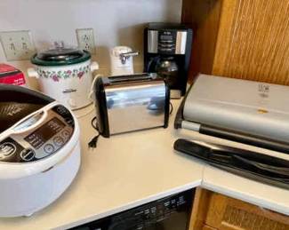 044-HC: Small Kitchen Appliances